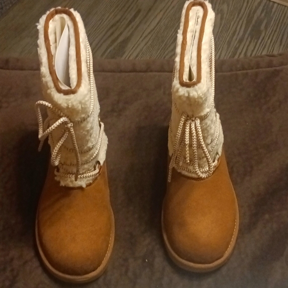 Makalu fleece lined boots - Picture 1 of 5